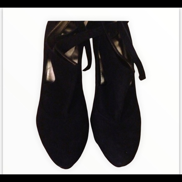 🔴⬇️Navy Promiscuous sexy Shoes - Picture 3 of 3